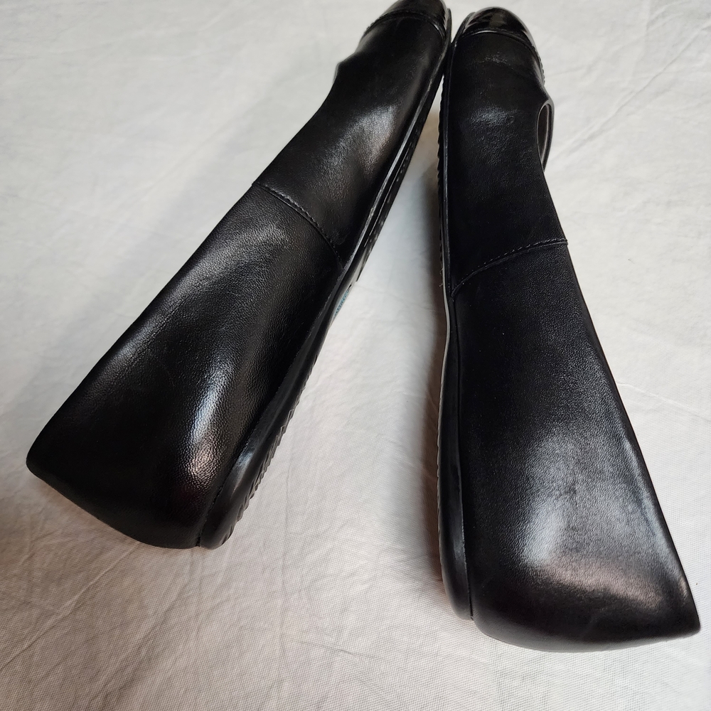 Softwalk Women's Black Flats with Glossy Toe Size 8.5 - Picture 5 of 6